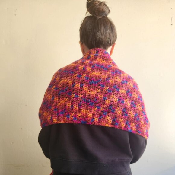 Shawl - blanket style / handmade/ knitted/ crochet - Picture 7 of 7